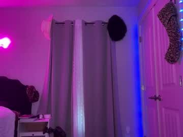 brielledaviss's chat room