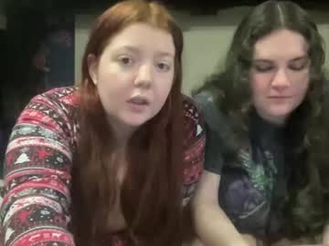 scarletttsinner's chat room