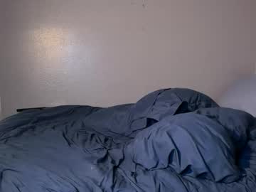 ellalowe's chat room