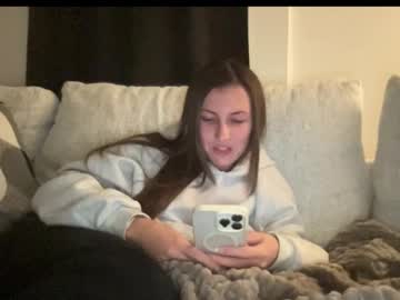 laylahlaylah1's chat room