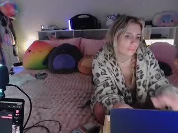 lolaa555's chat room