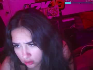 nikkinotnicki00's chat room