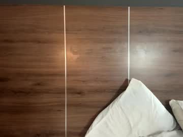 deepthroatqueen33's chat room