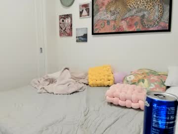 ariah_is_blonde's chat room