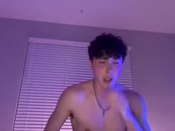 fellowyellow420's chat room