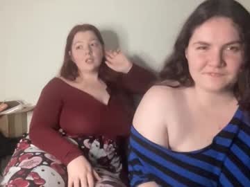 scarletttsinner's chat room