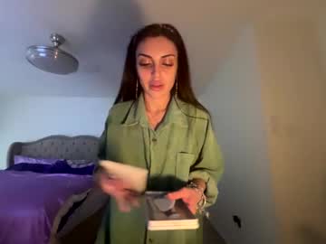 ella_ella_ella_ay's chat room