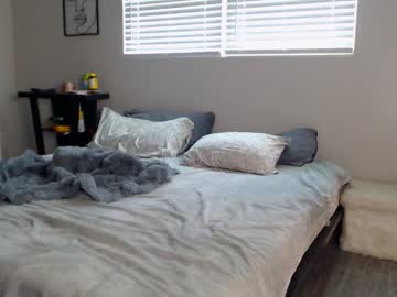 zoeemonroe's chat room