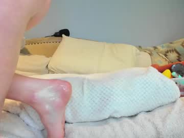 eatmygingersnapps's chat room