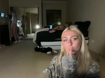 chloeros3e's chat room