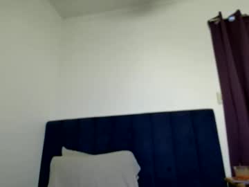 madiexcuslive's chat room