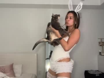 elenahere4u's chat room