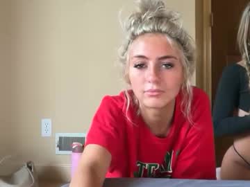 chloeros3e's chat room