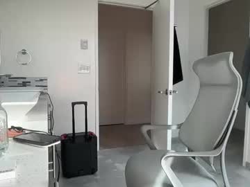 lilybrown07's chat room