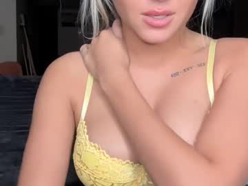 blondiexo3's chat room