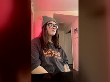 nakedandstonedd's chat room