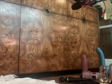 avalonnfoxx's chat room