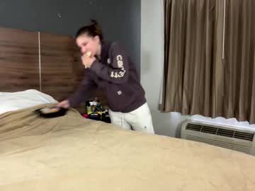 deepthroatqueen33's chat room