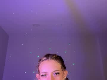 ellieluvs's chat room