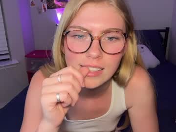 elliee81's chat room