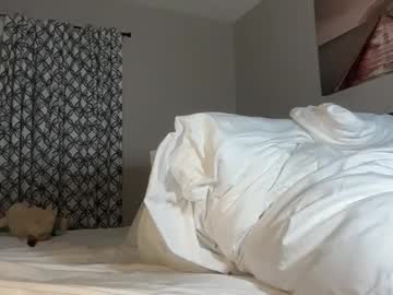 ellalowe's chat room