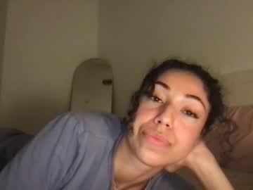 latinagirlyxx's chat room