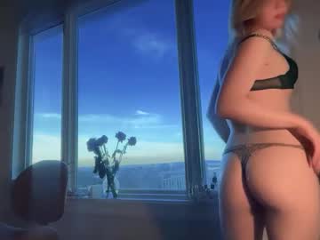 lunarose17's chat room