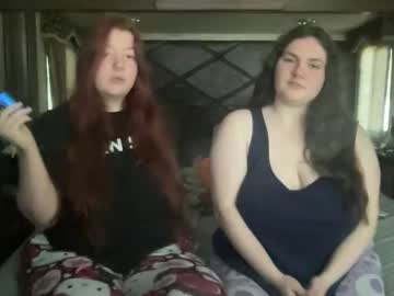 scarletttsinner's chat room