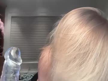 lunarose17's chat room