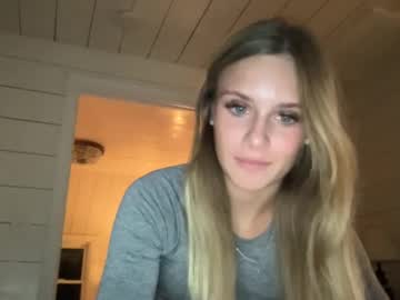 carlybora's chat room