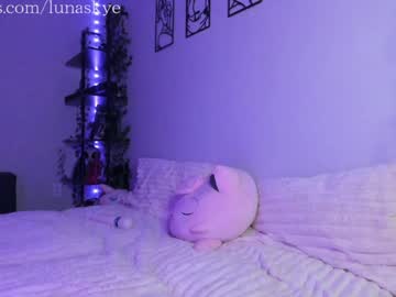 xlunaskye's chat room