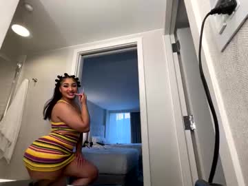 candyclaws05's chat room