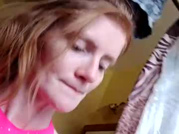 stickyredfunsize's chat room