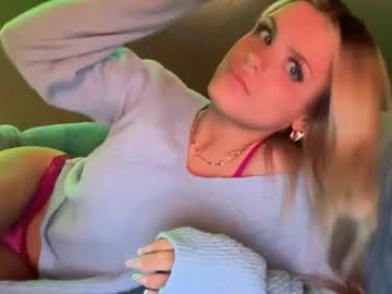 ella_hill's chat room