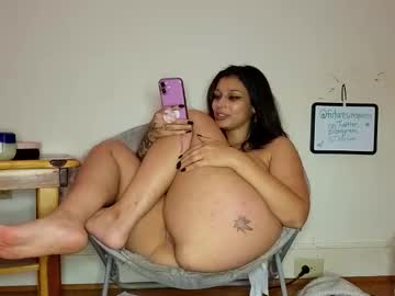 futuresizequeen's chat room