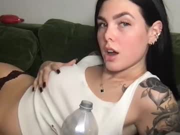 stacywithuu's chat room