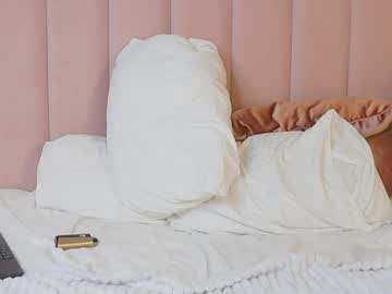 evavsworld_'s chat room