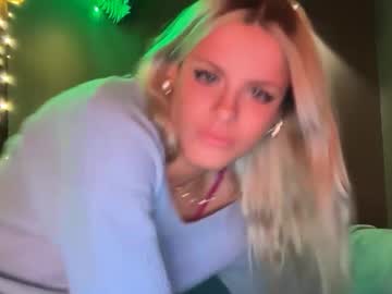 ella_hill's chat room