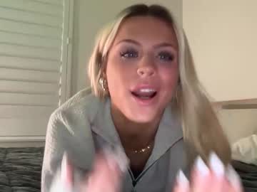 ella_hill's chat room