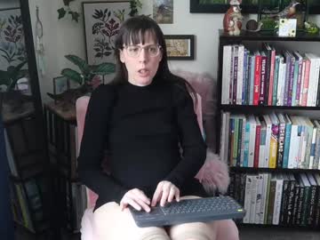 ellynaomi's chat room