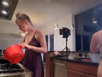 lunarose17's chat room