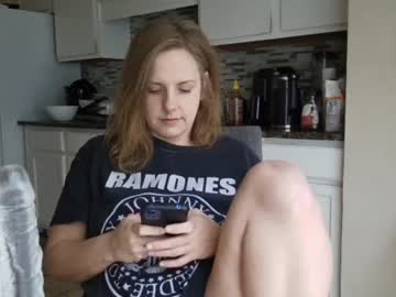 tinywithtiddies's chat room