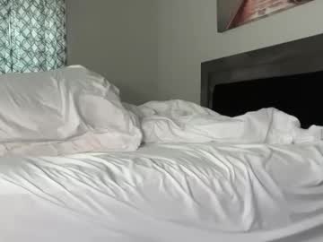 ellalowe's chat room