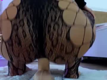 ilikeithaard's chat room