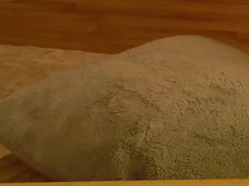 summerishotter's chat room