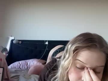 lunarose17's chat room