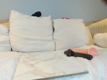 eatmygingersnapps's chat room