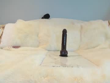 eatmygingersnapps's chat room