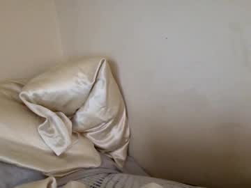 tinywithtiddies's chat room