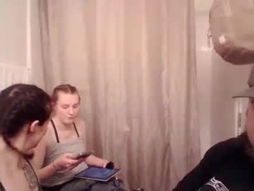 lilbratty_clouds_ogpuffdragon's chat room